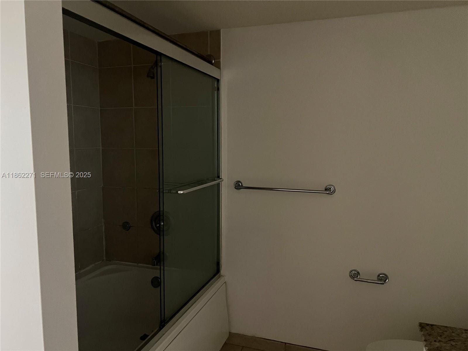 19501 W Country Club Drive 1411 — photo 8