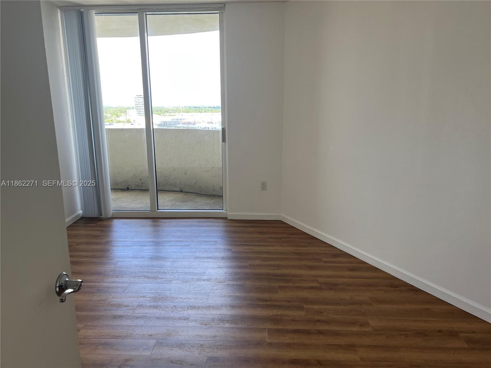 19501 W Country Club Drive 1411 — photo 10