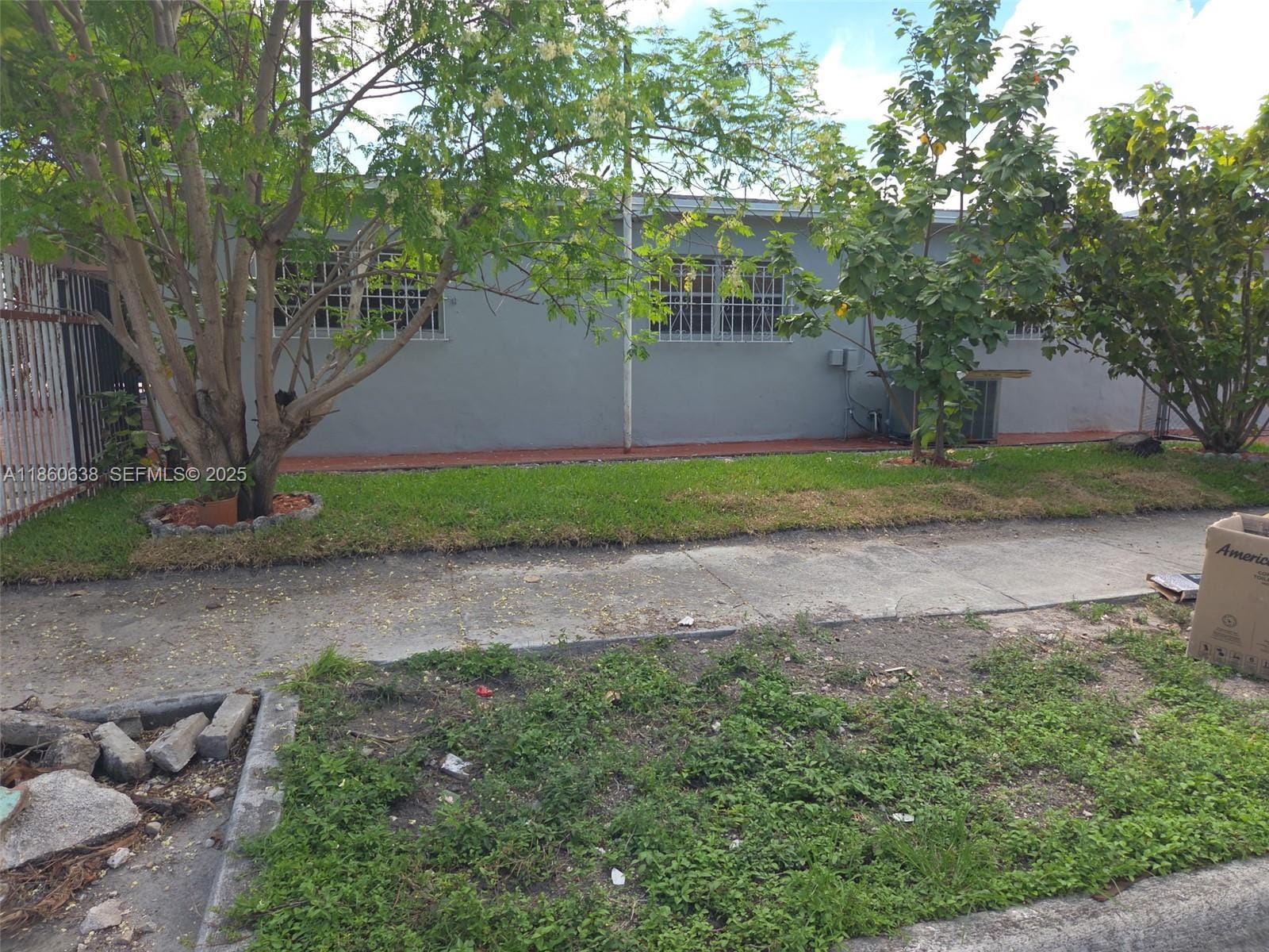 965 W 23rd Street — photo 2
