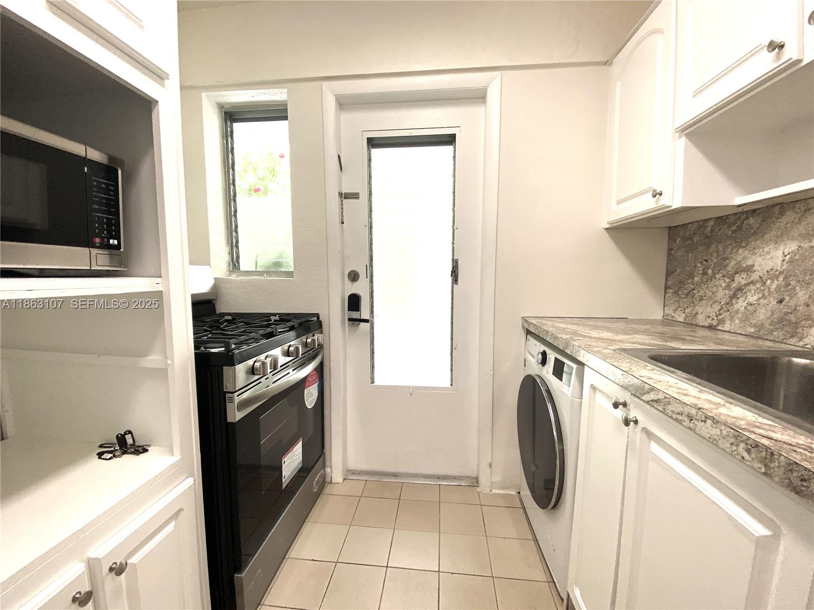 932 Euclid Avenue 2 — photo 3
