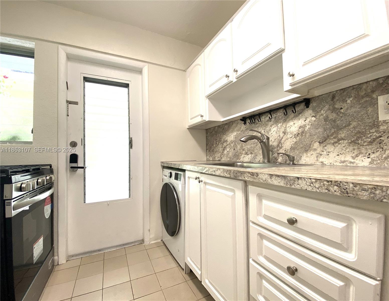 932 Euclid Avenue 2 — photo 4
