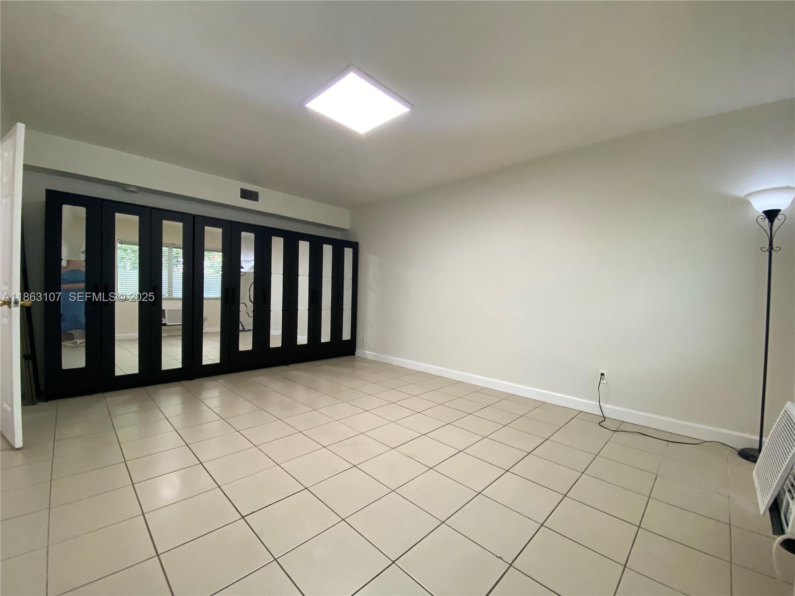 932 Euclid Avenue 2 — photo 10