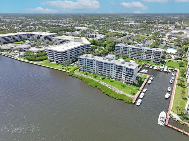 1 Harbourside Drive 1703, sold in Harbourside, Delray Beach, FL