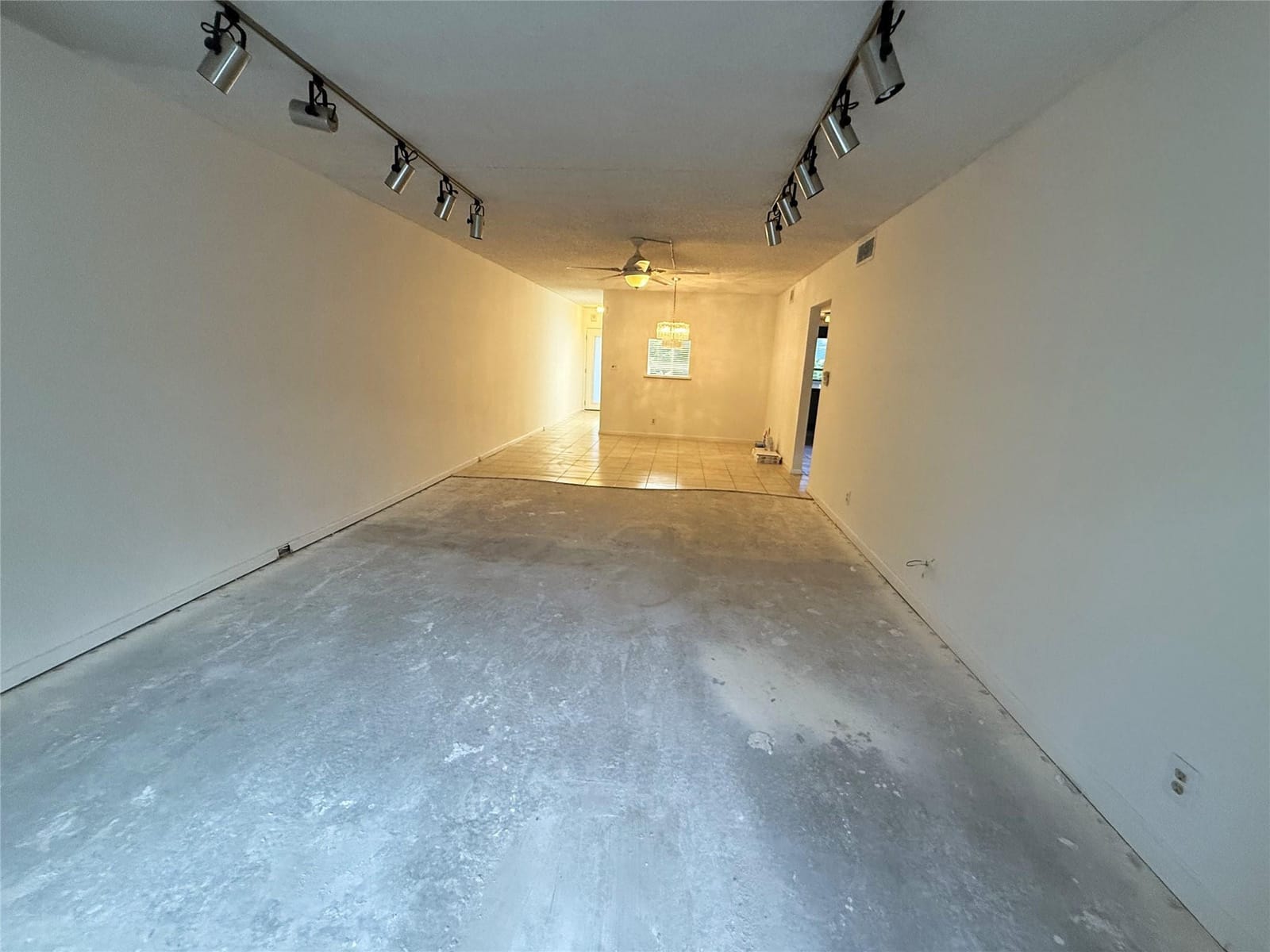 2403 Antigua Circle E4 — photo 12