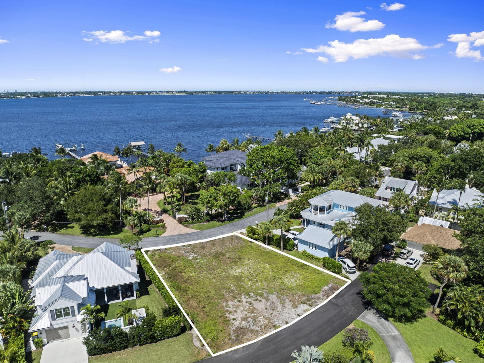 932 SE Riverside Drive, Stuart, FL 34994