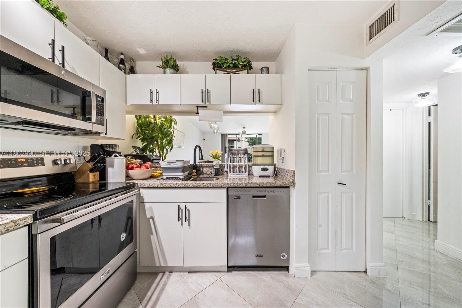 10401 W Broward Boulevard 209, Plantation, FL 33324 photo 7