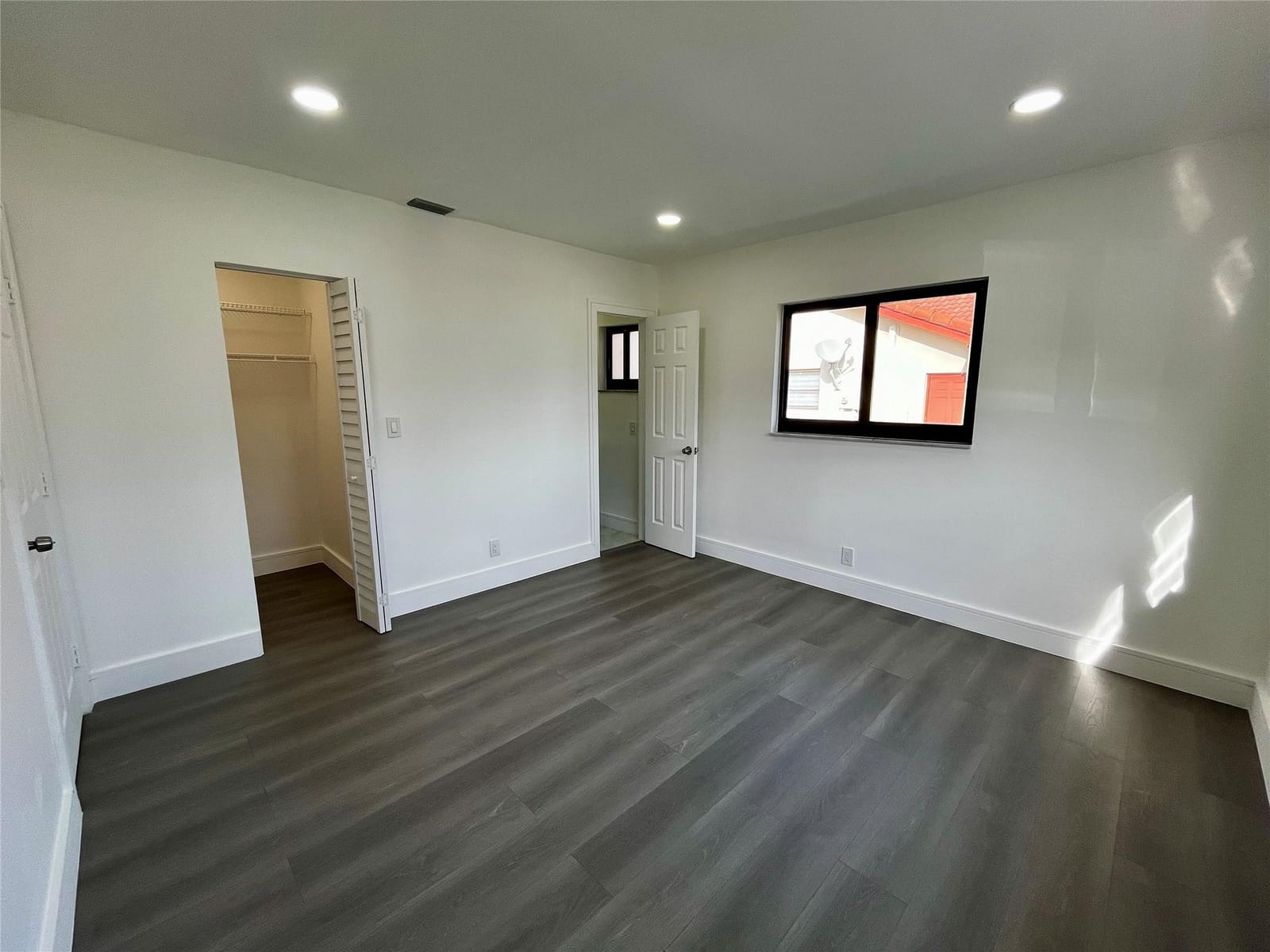 10901 NW 41st Drive — photo 11