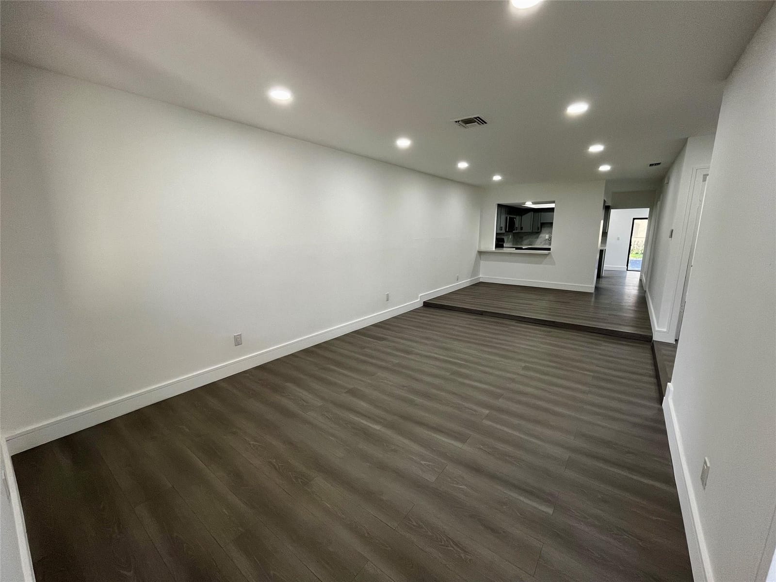 10901 NW 41st Drive — photo 4
