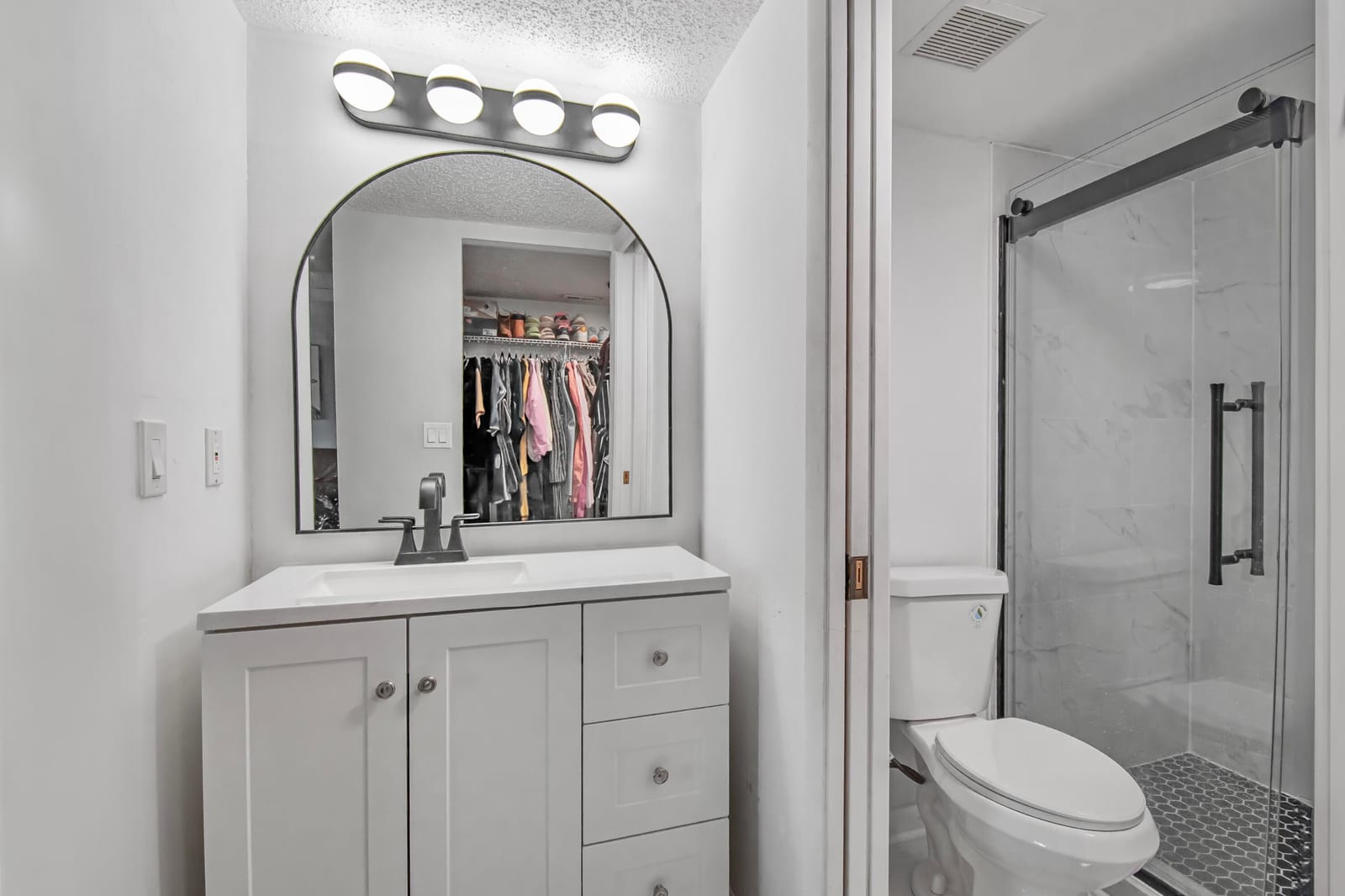 4696 Lucerne Lakes Boulevard 102, Lake Worth, FL 33467 photo 14