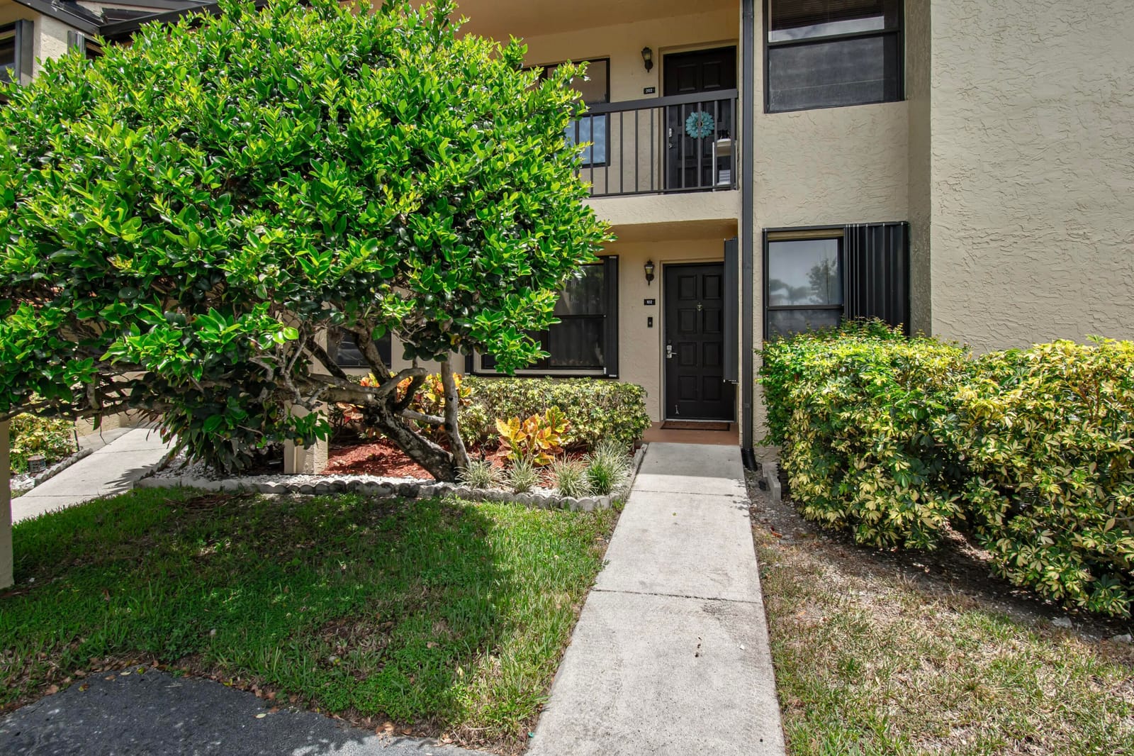 4696 Lucerne Lakes Boulevard 102, Lake Worth, FL 33467 photo 21