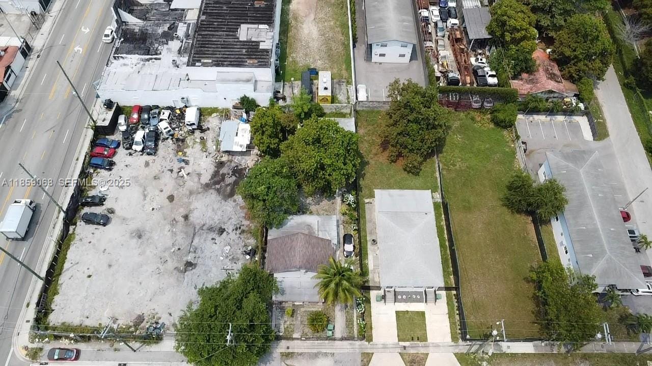 683 NW 30th Street — photo 7
