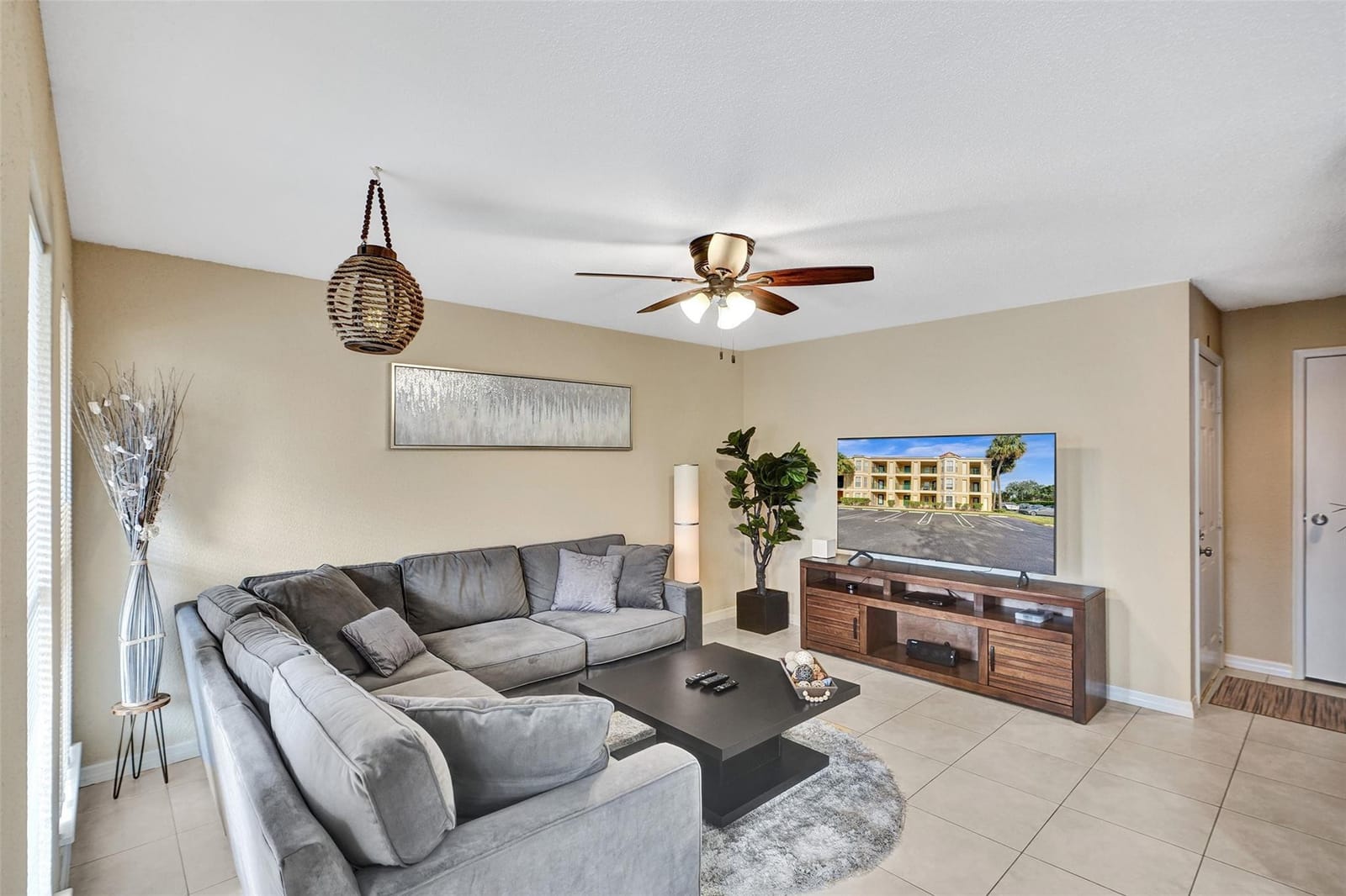 777 Riverside Drive 1517 — photo 9