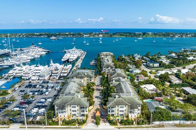 3940 N Flagler Drive 401, sold in Flagler Landing, West Palm Beach, FL