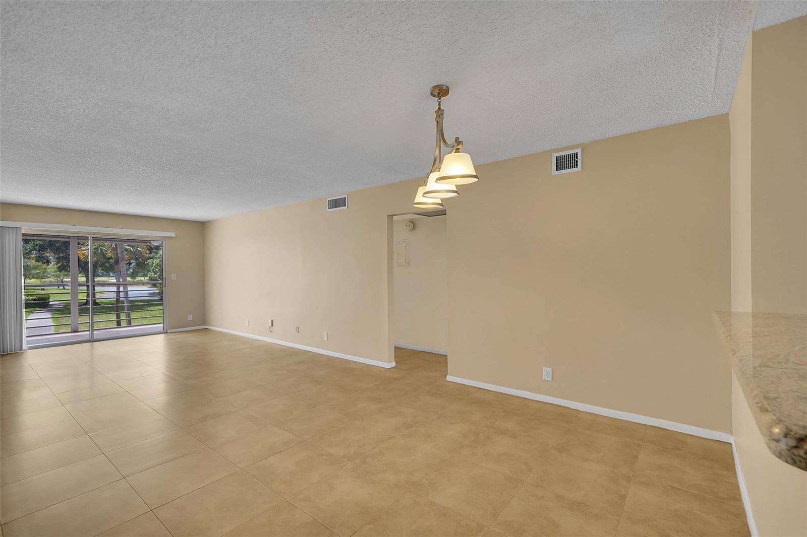 2903 Victoria Circle C2 — photo 9