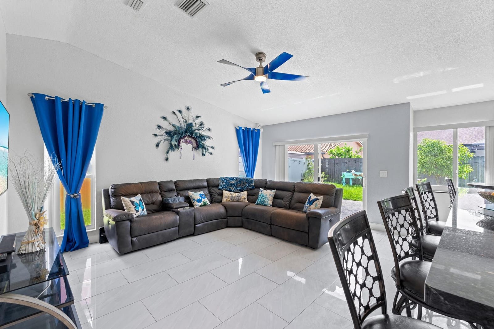 2301 E Lake Miramar Circle, Miramar, FL 33025 photo 11