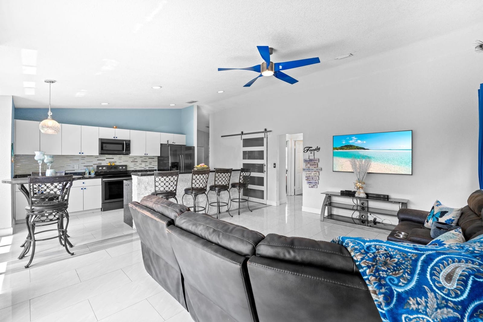 2301 E Lake Miramar Circle, Miramar, FL 33025 photo 14