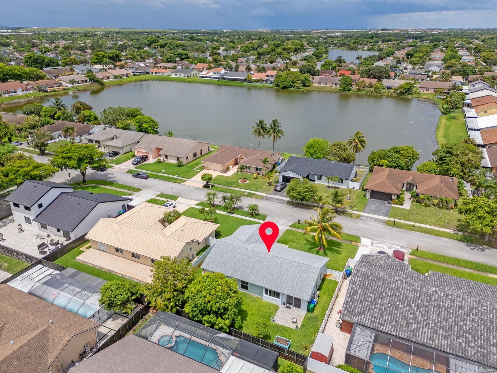 2301 E Lake Miramar Circle, Miramar, FL 33025 photo 5
