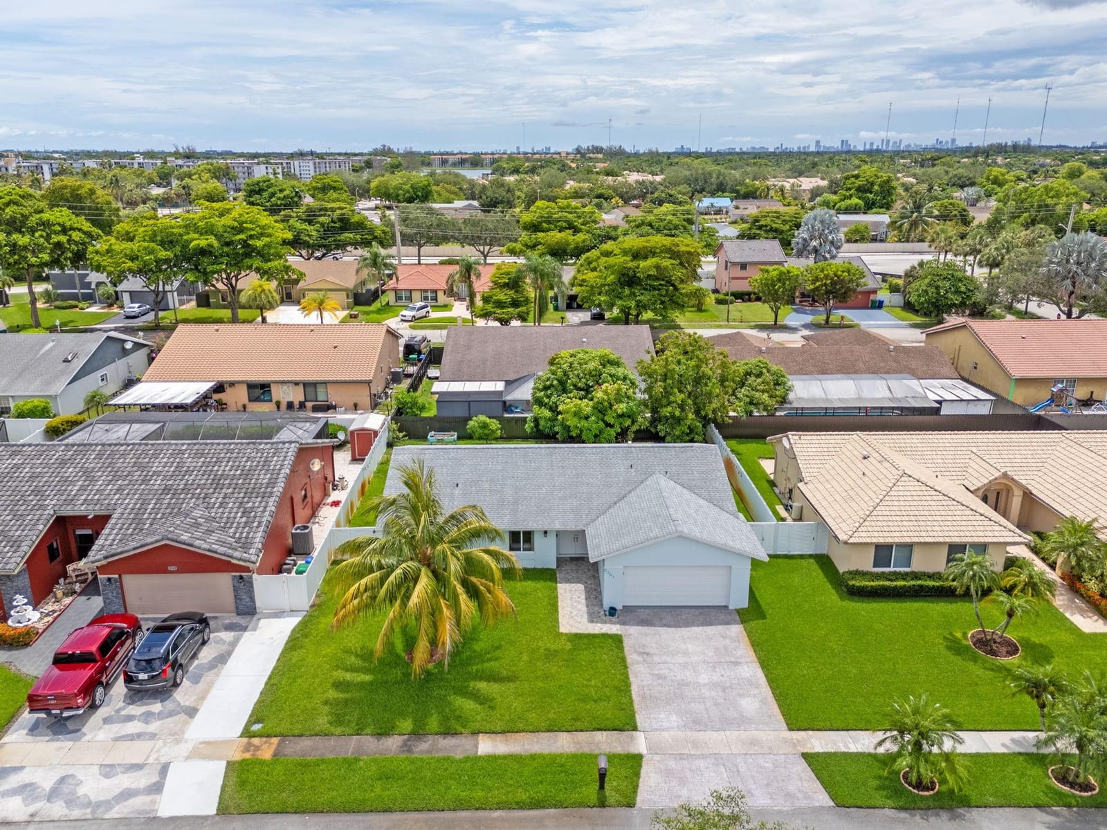 2301 E Lake Miramar Circle, Miramar, FL 33025 photo 6