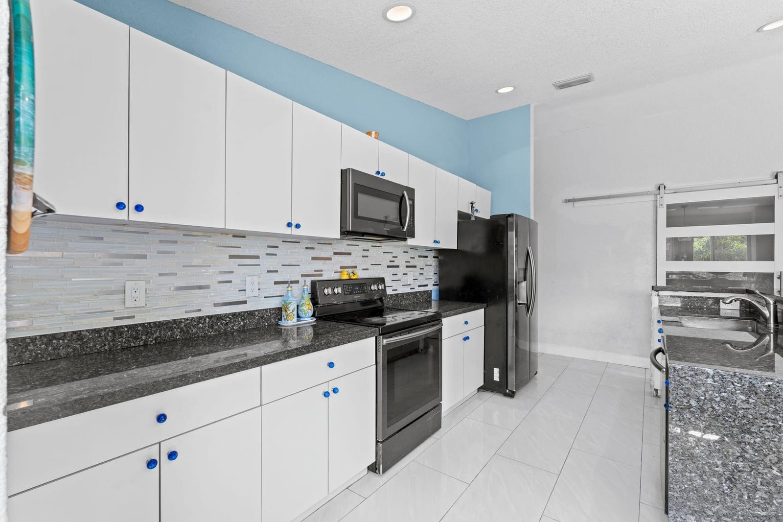 2301 E Lake Miramar Circle, Miramar, FL 33025 photo 10