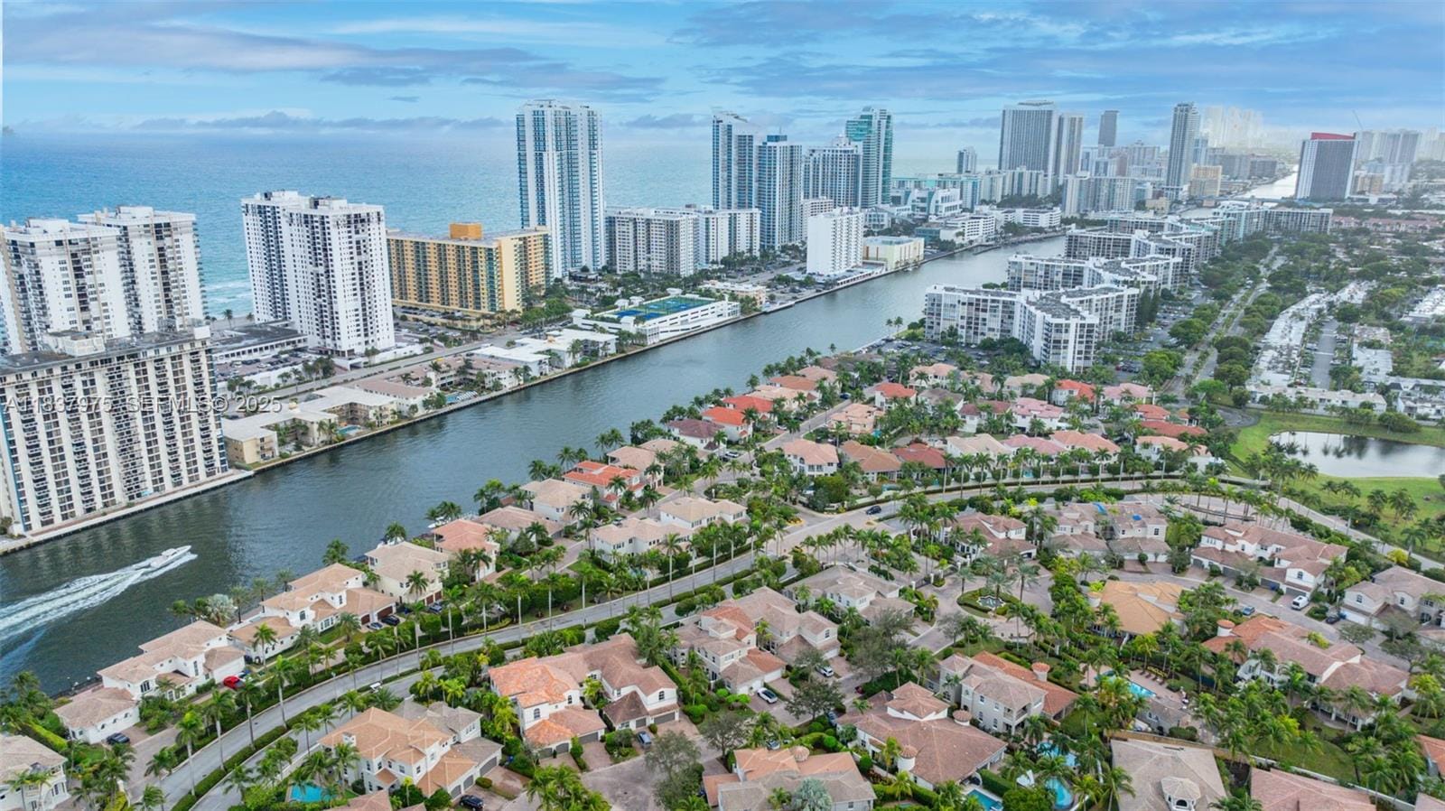 834 Spinnaker E Drive, Hollywood, FL 33019