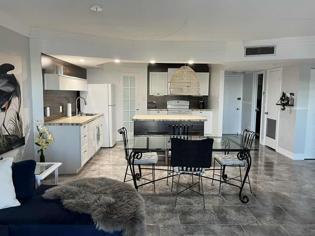 4770 NW 21st Street 405, sold in Castle Gardens #14, Lauderhill, FL