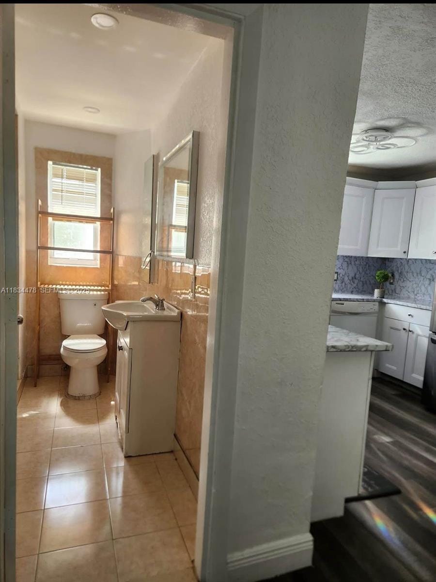 561 NE 159th Street, Miami, FL 33162 photo 4