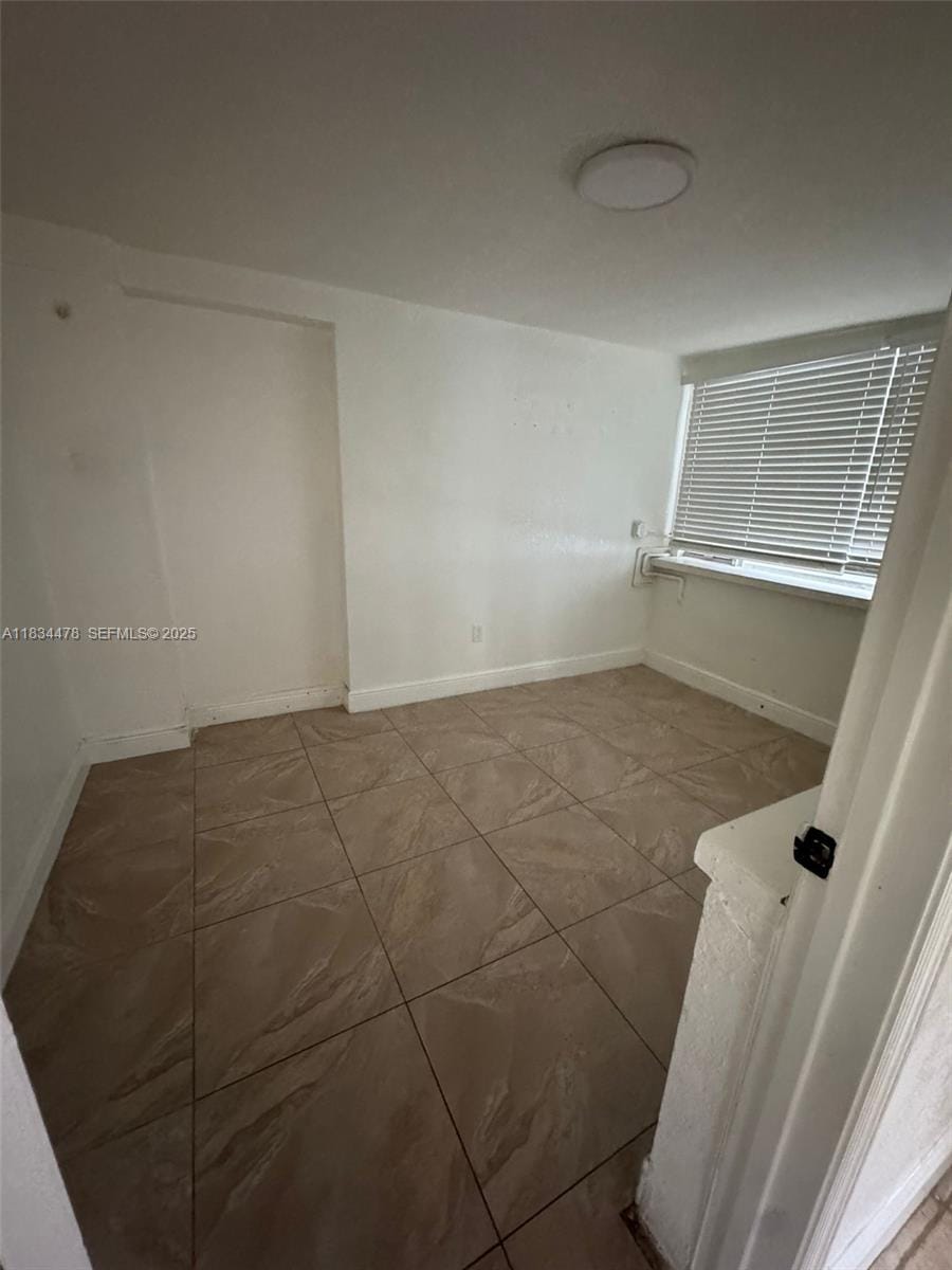 561 NE 159th Street, Miami, FL 33162 photo 10