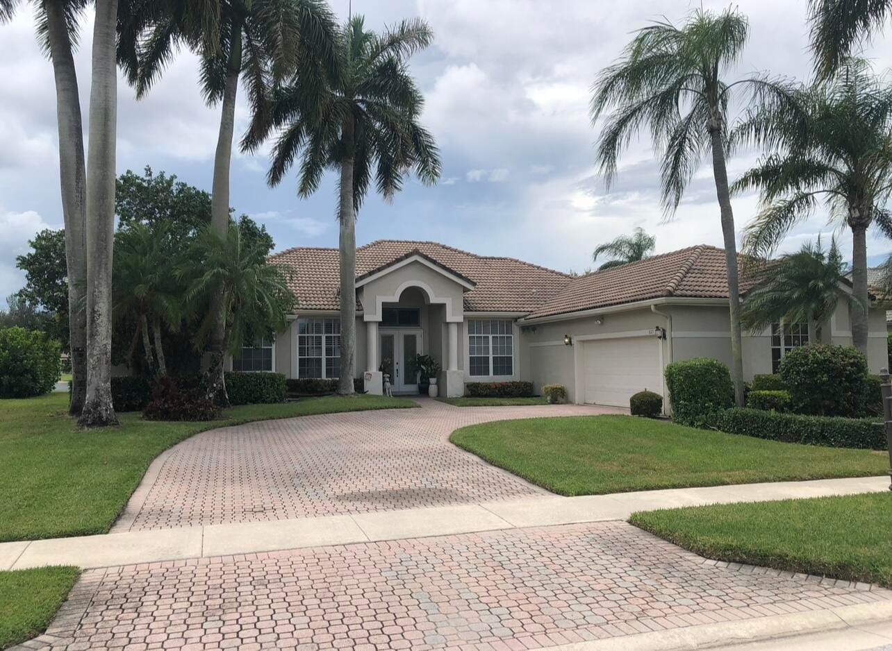 8121 Desmond Drive, Boynton Beach, FL 33472
