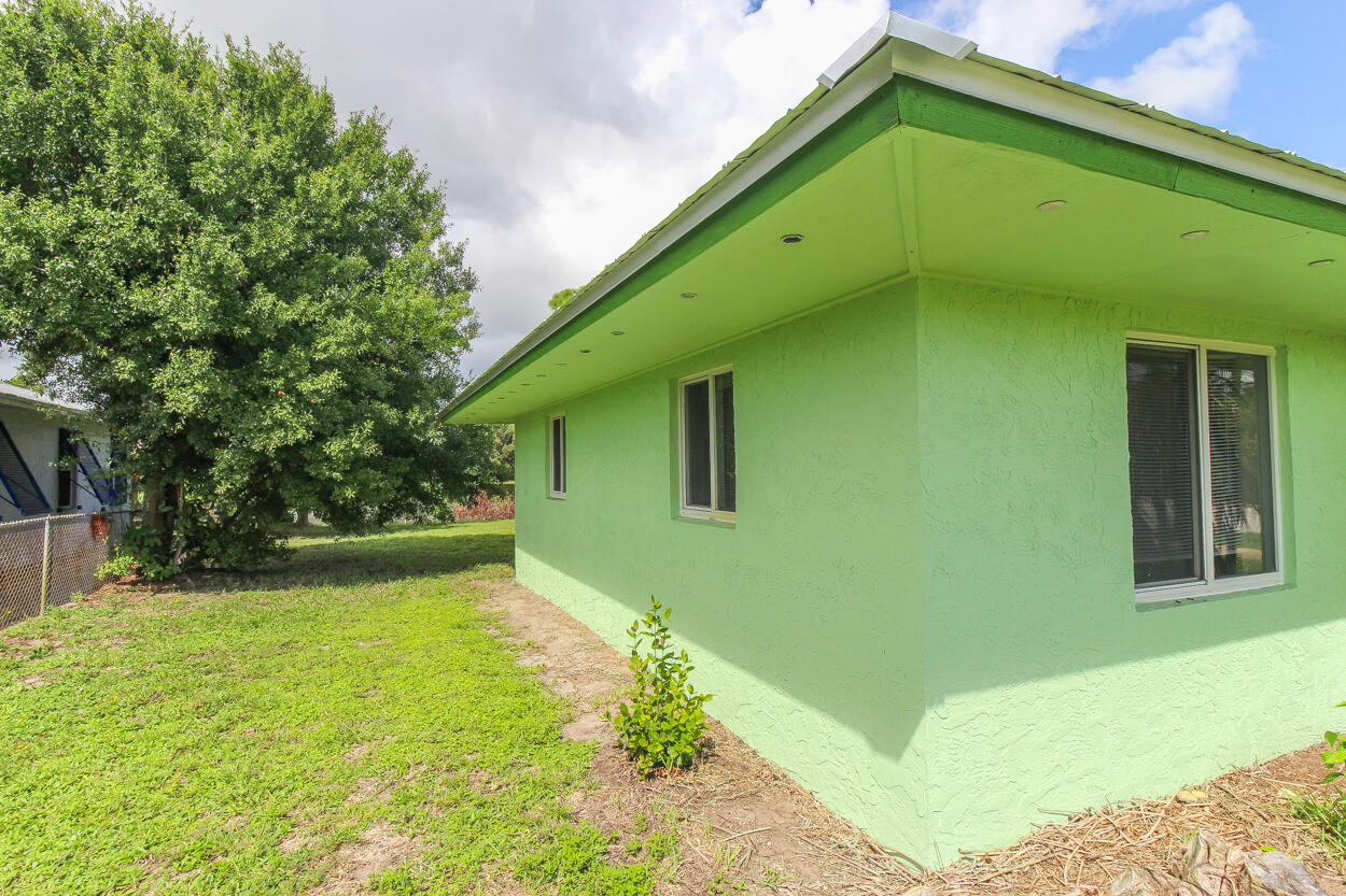431 NE Julia Court, Jensen Beach, FL 34957 photo 15