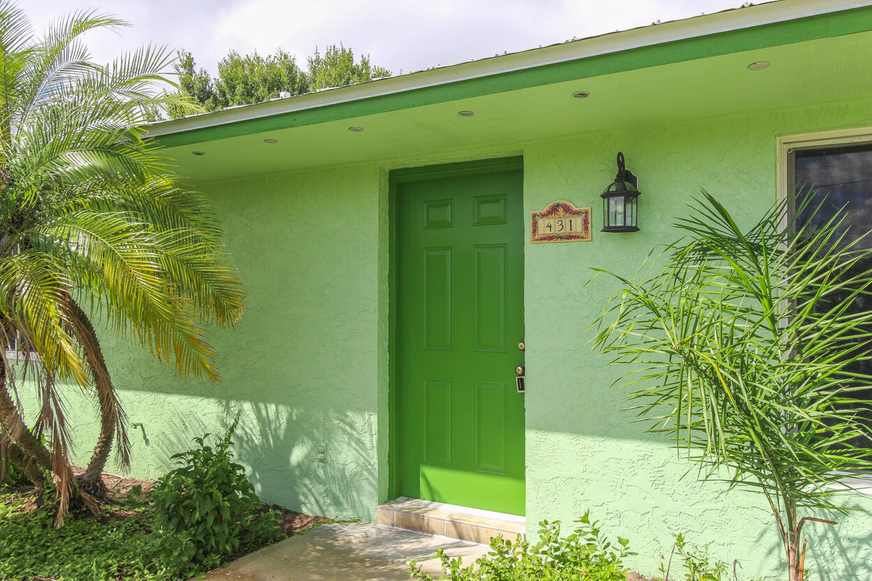 431 NE Julia Court, Jensen Beach, FL 34957 photo 4