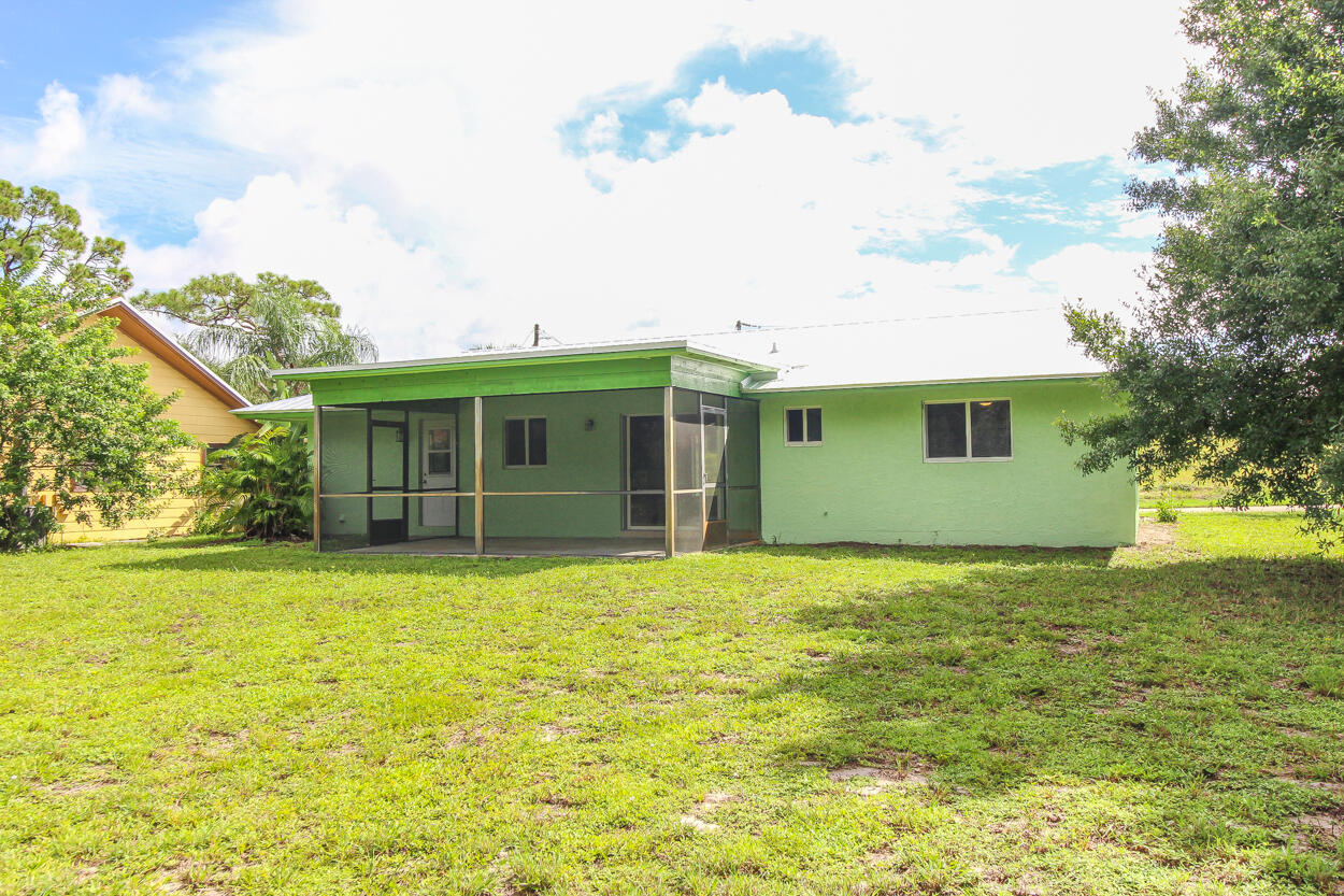 431 NE Julia Court, Jensen Beach, FL 34957 photo 9