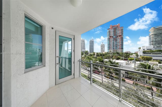 110 Washington Avenue 1513, sold in The Cosmopolitan Residenc, Miami Beach, FL