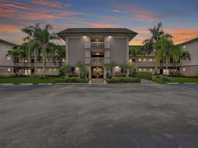 4900 Washington Street 203, Hollywood, FL 33021