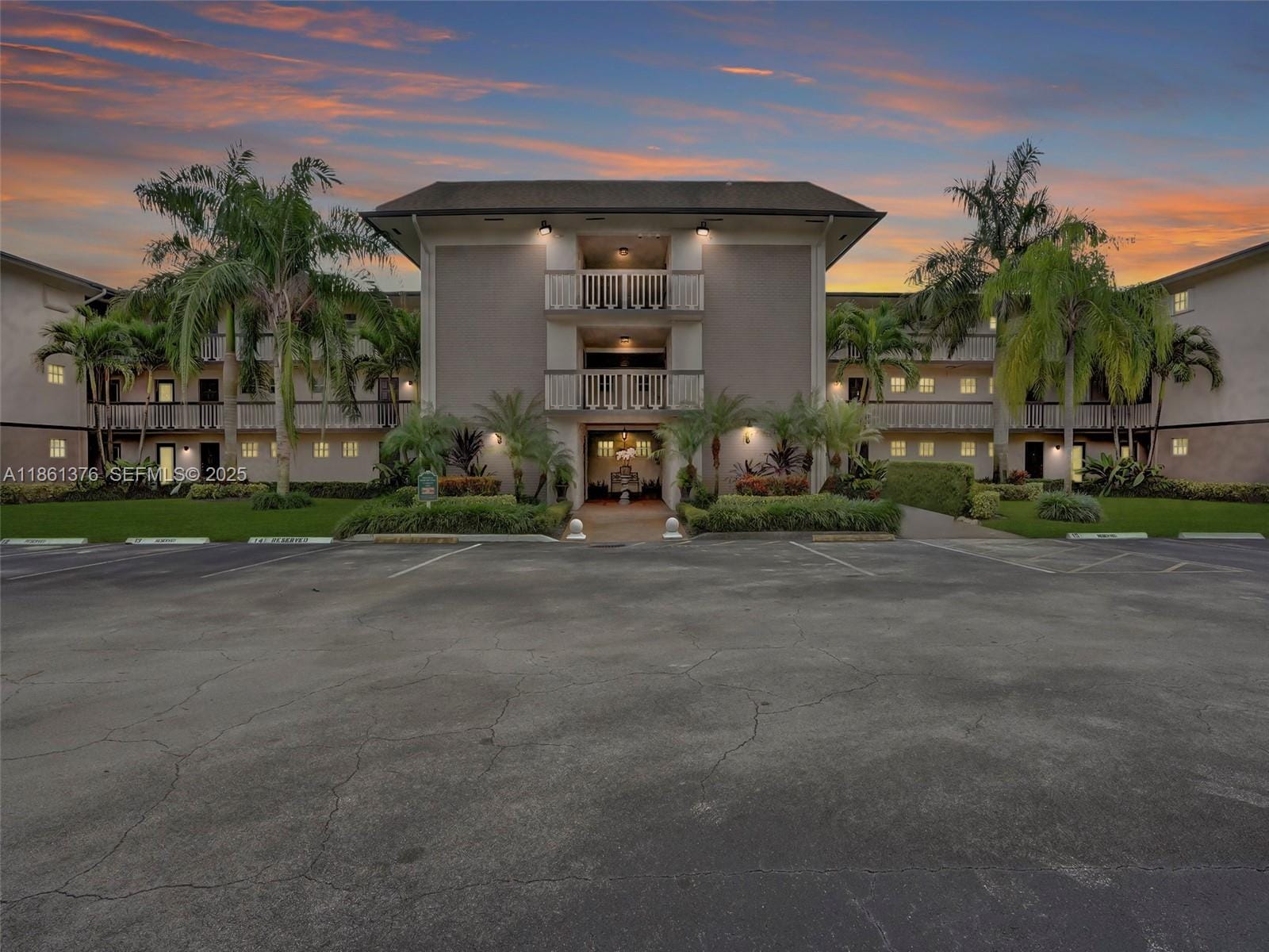 4900 Washington Street 203, Hollywood, FL 33021