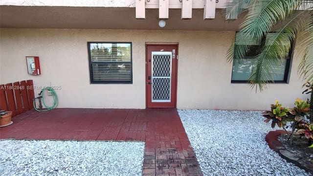7220 Lake Cir Drive 106, Margate, FL 33063