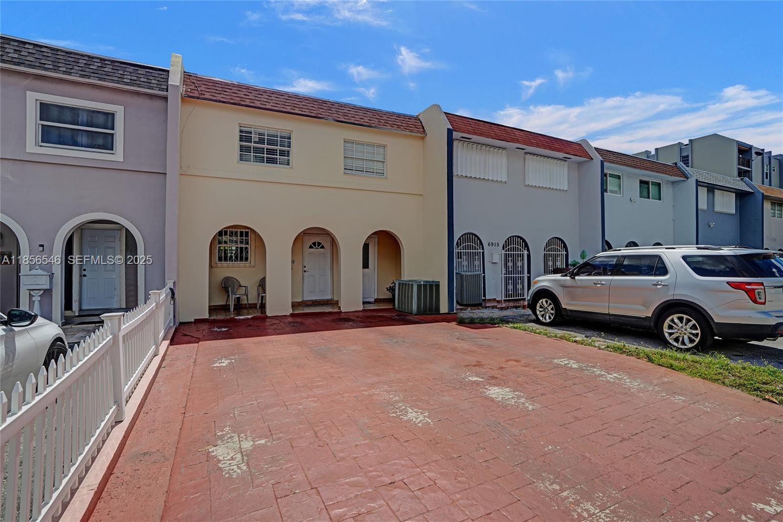 6925 W 3rd Avenue, Hialeah, FL 33014 photo 2