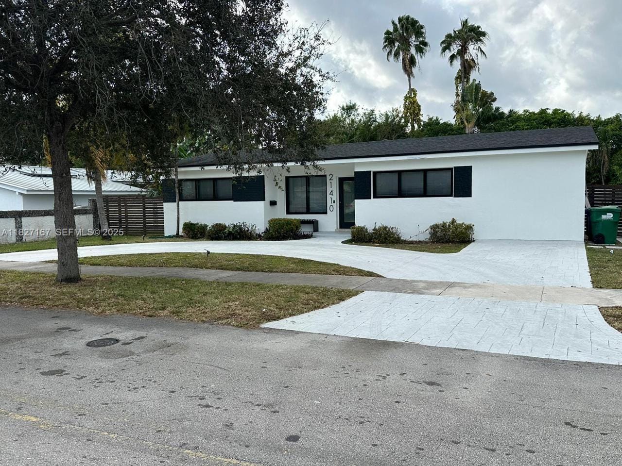 21410 NE 24th Court, Miami, FL 33180 photo 2