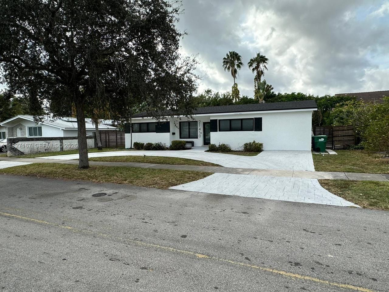 21410 NE 24th Court, Miami, FL 33180 photo 4