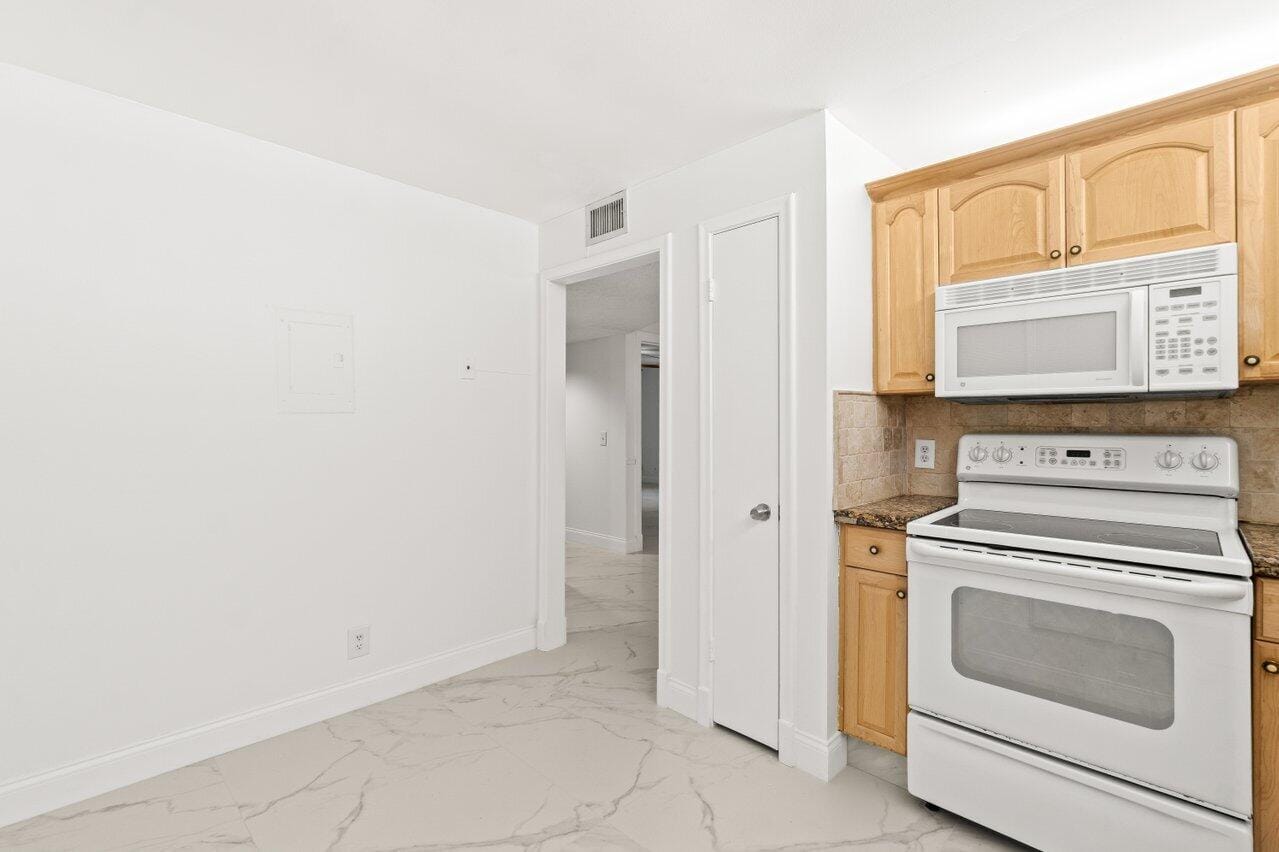 22615 SW 66th Avenue 310, Boca Raton, FL 33428 photo 9