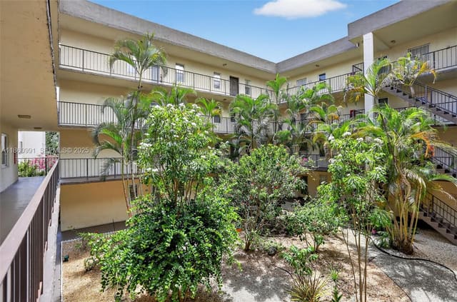 2871 Somerset Drive 212, Lauderdale Lakes, FL 33311
