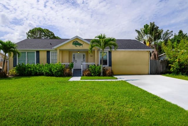 1868 SE Monroe Street, Stuart, FL 34997