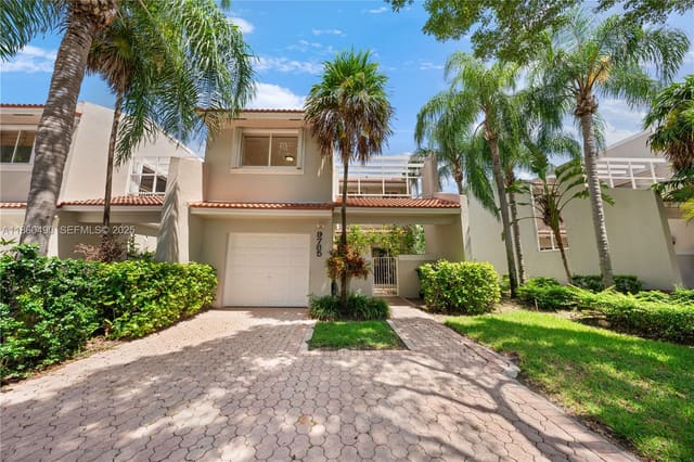 9785 NW 45th Lane, sold in Doral Chase, Doral, FL