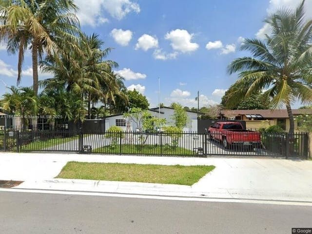 631 SE 3rd Place, sold in Essex Village 6th Addn, Hialeah, FL