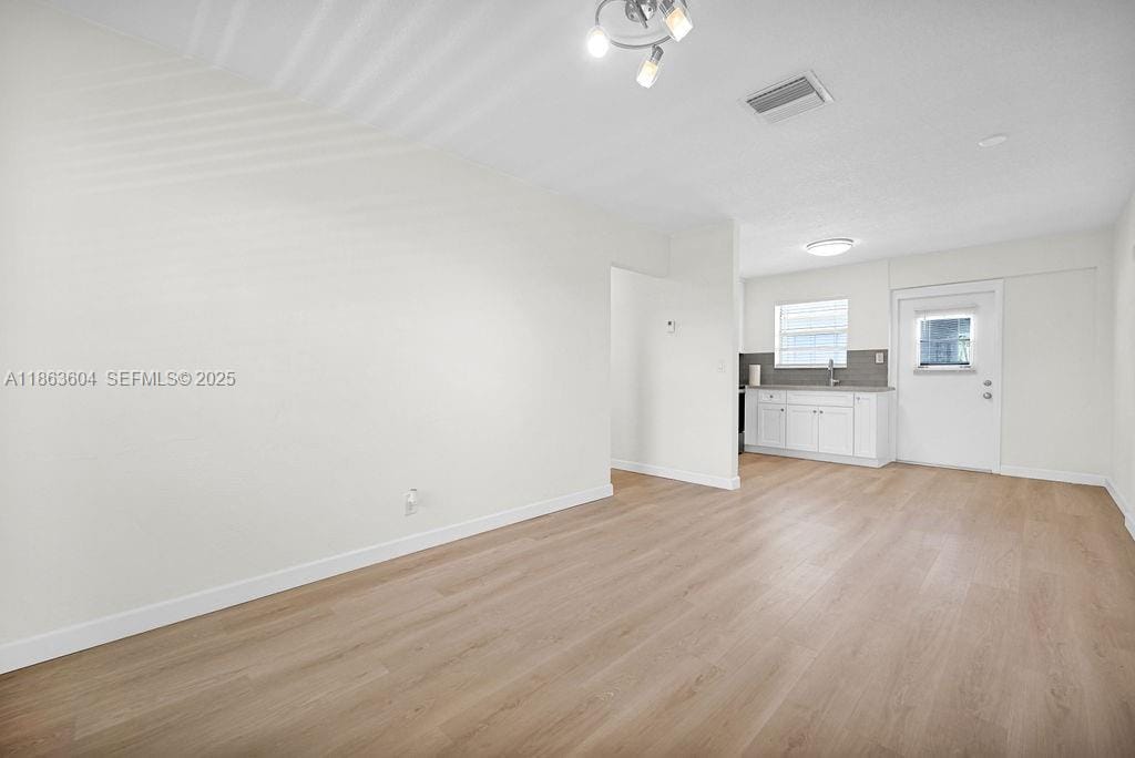 1301 N 12th Court 3B — photo 2