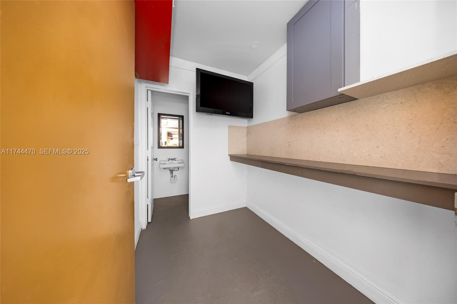 2145 W 60th Street — photo 3