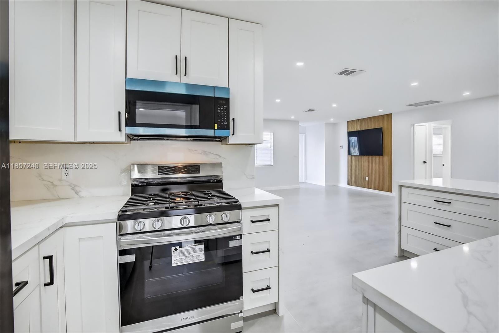 6861 NW 24th Street, Sunrise, FL 33313