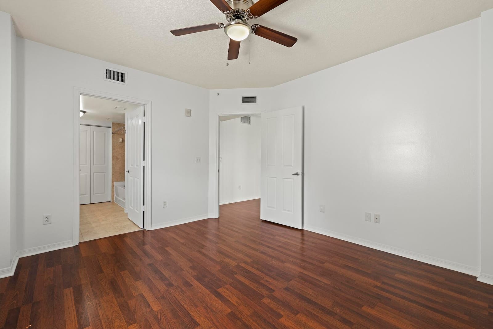 600 S Dixie Highway 535 — photo 9