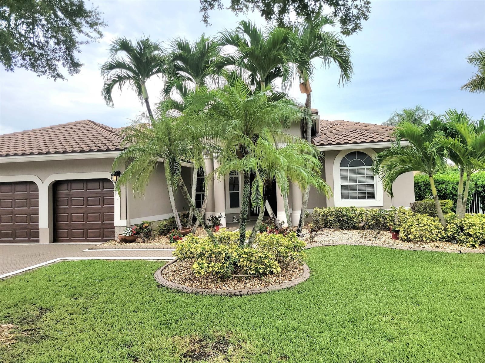 5039 Kensington Circle, Coral Springs, FL 33076