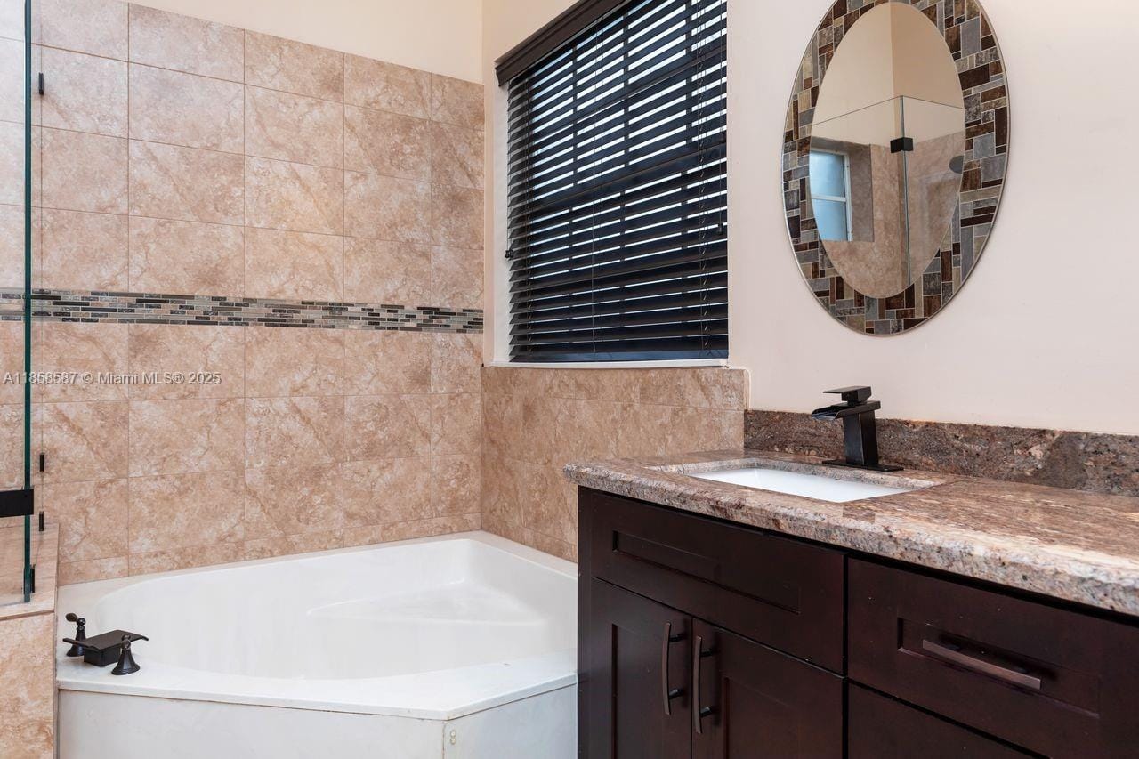 720 Verona Lake Drive, Weston, FL 33326 photo 13