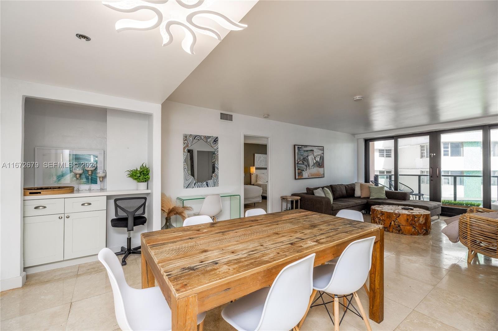 5225 Collins Avenue 1114 — photo 4
